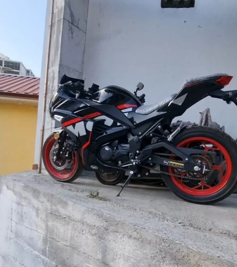 MOTO 250kub motosikl