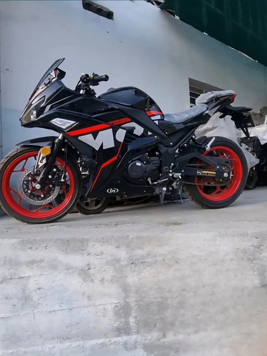 MOTO 250kub motosikl