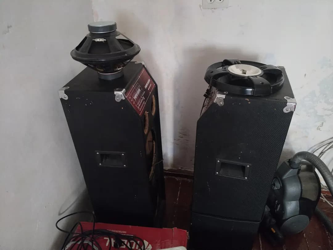 sotiladi tel 882229084