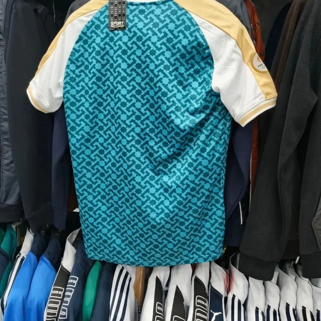 Bolalar uchun sport kiyimi