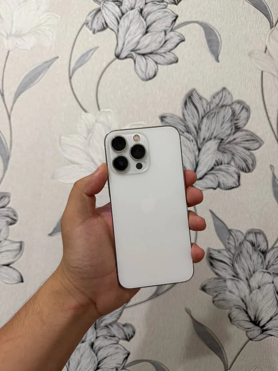Iphone 13 pro  sotiladi 256 Gb