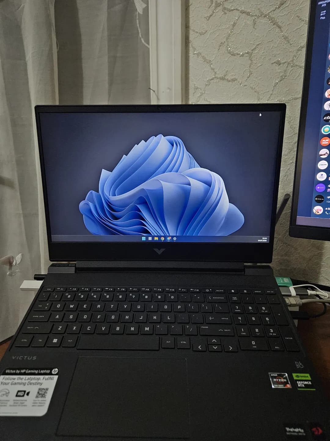 HP VICTUS 15 (RYZEN 5 7535HS, RTX 2050, 16GB DDR5)