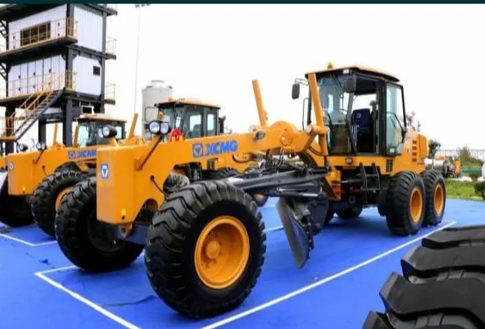 XCMG GR1803 Sotiladi Grader
