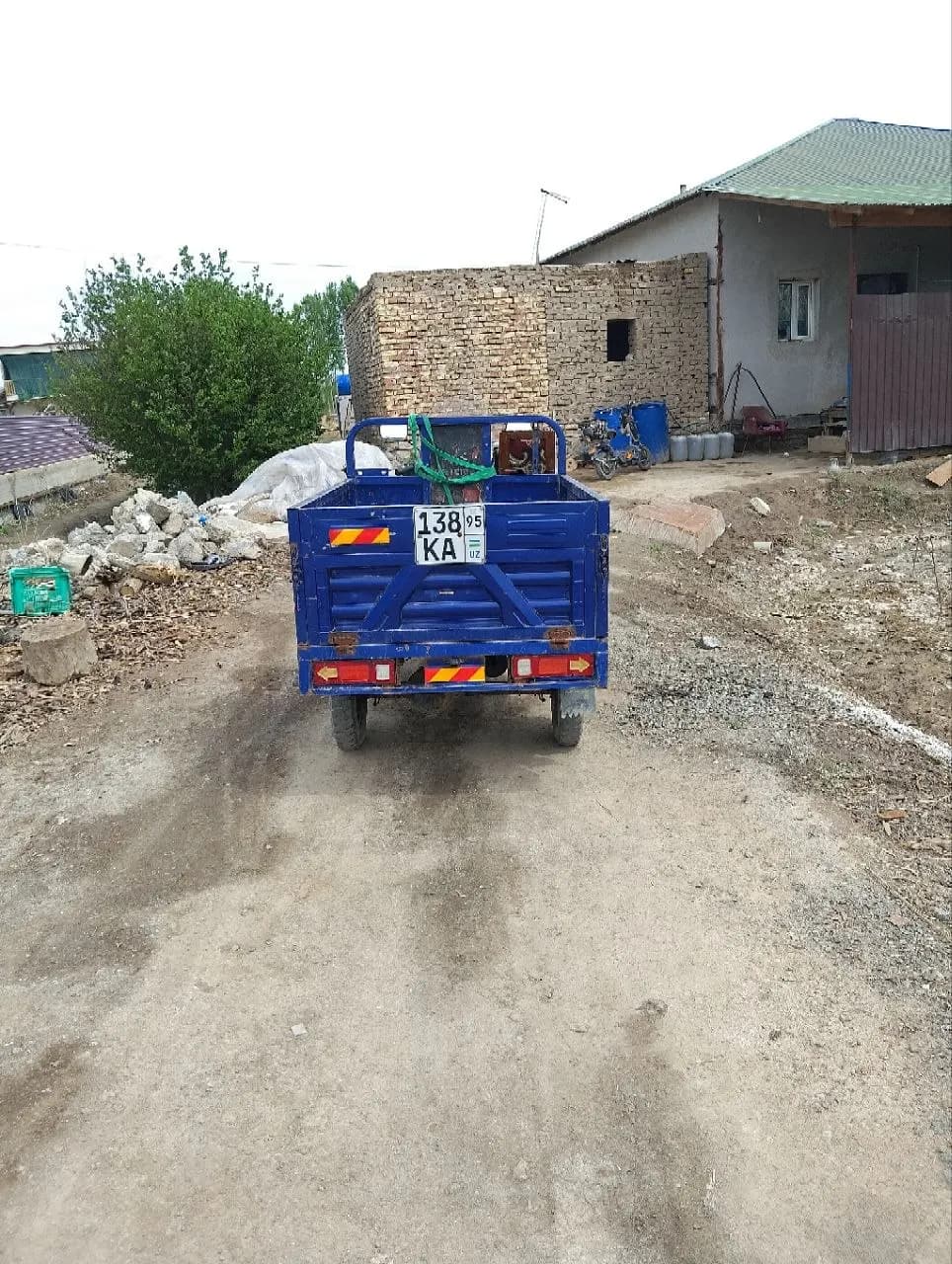 Ant satyladi benzinde factory