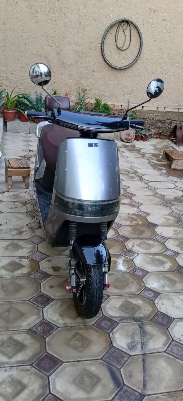 Sotiladi skuter xolati yaxshi