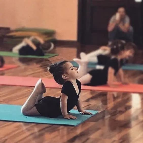 The private kindergarten "Future Connoisseurs" is looking for a talented and enthusiastic choreographer for preschoolers.