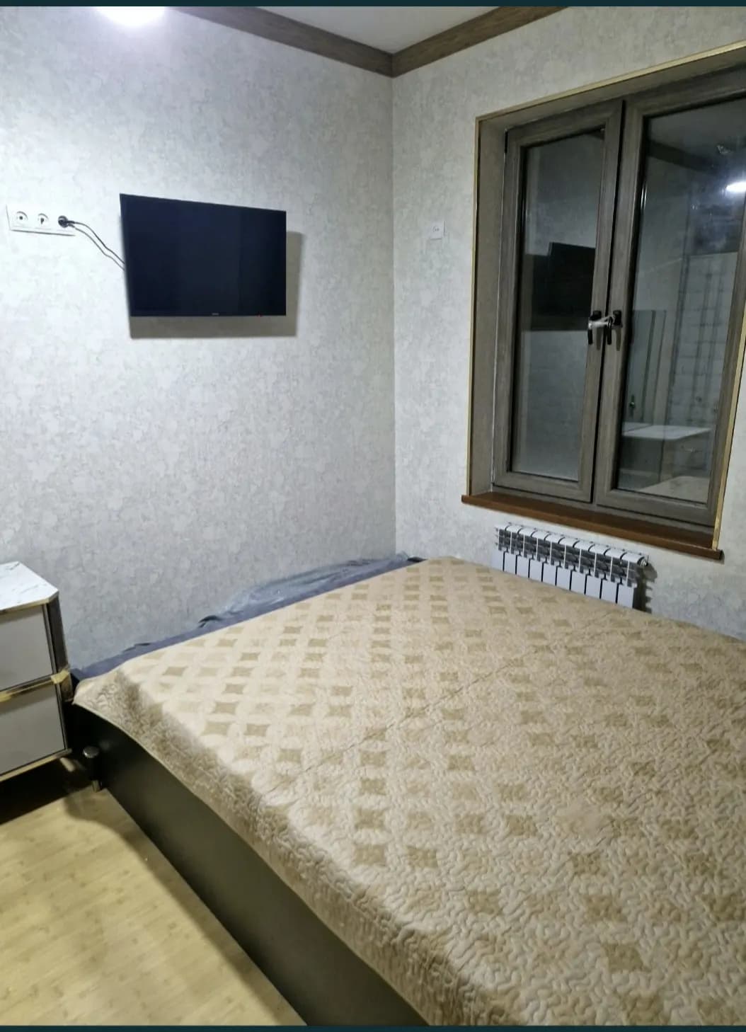 Dubovaya 3-qavatidagi yangi bino Lisunov va terasli g'ishtli yopiq hovli!