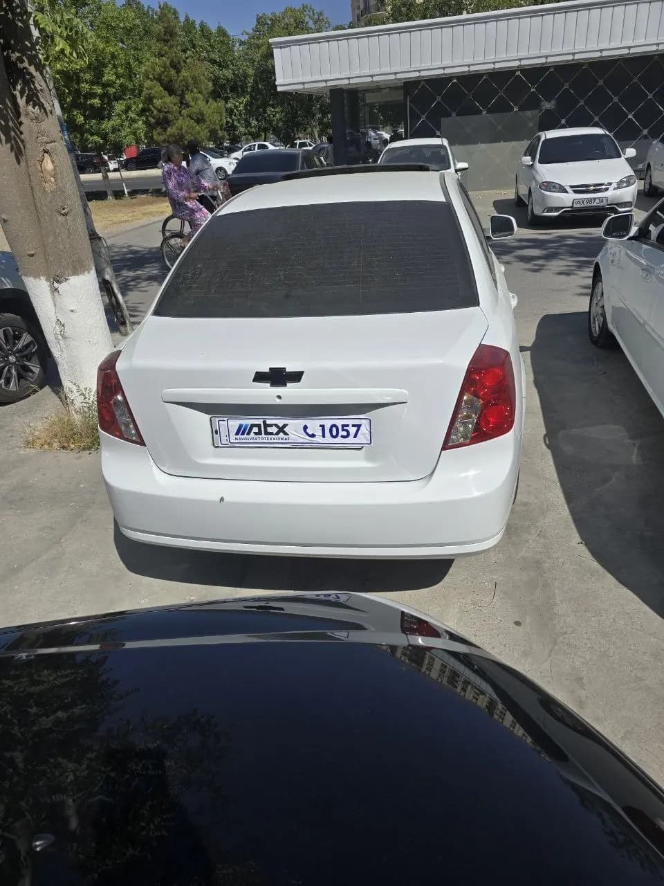 lacetti sotiladi yoki vikupga beriladi