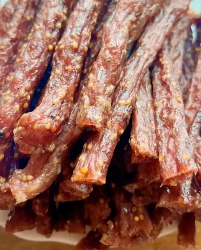 Куритилган гушт (снеклар)