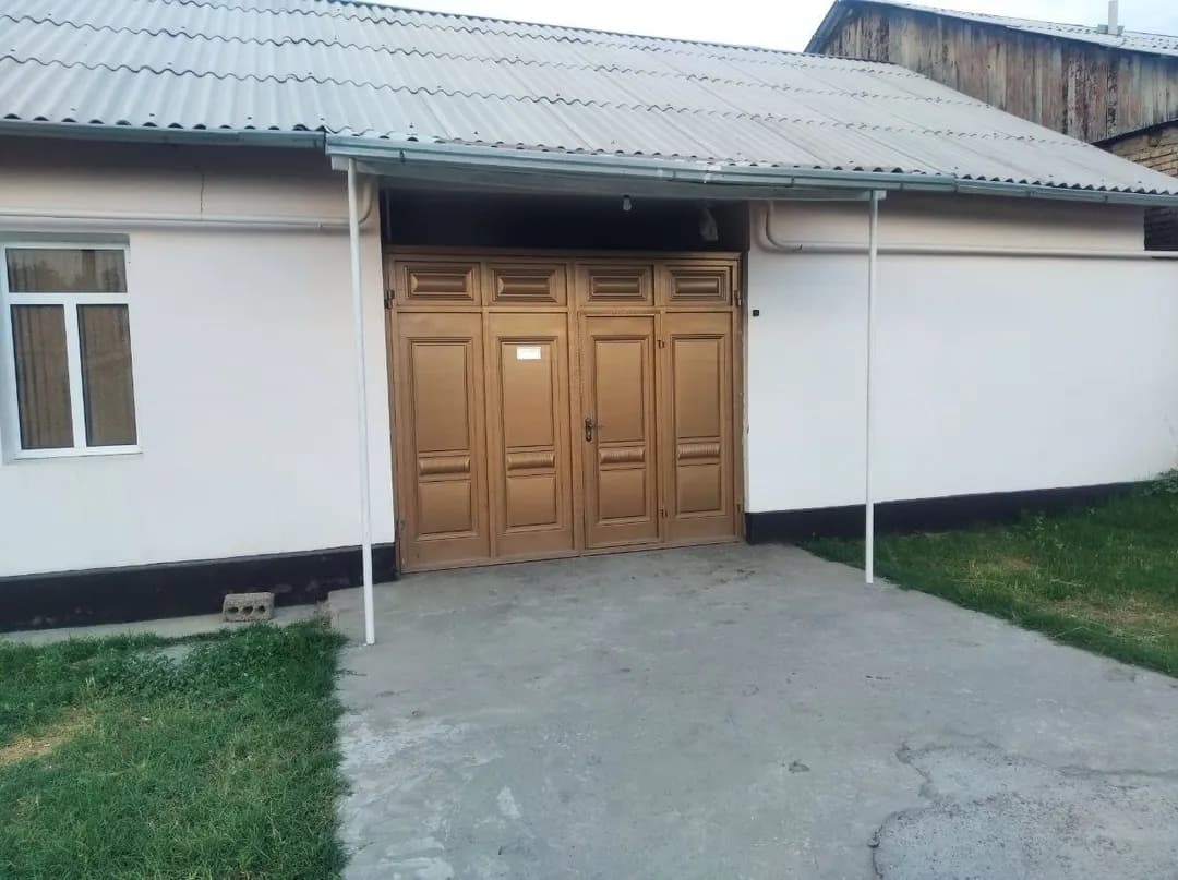 40,000$ courtyard house