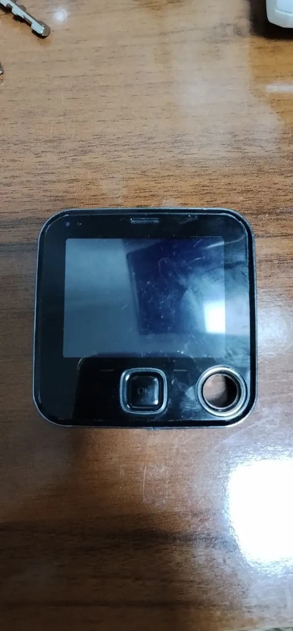 knopkali telefon nokia 7705 twist sotiladi