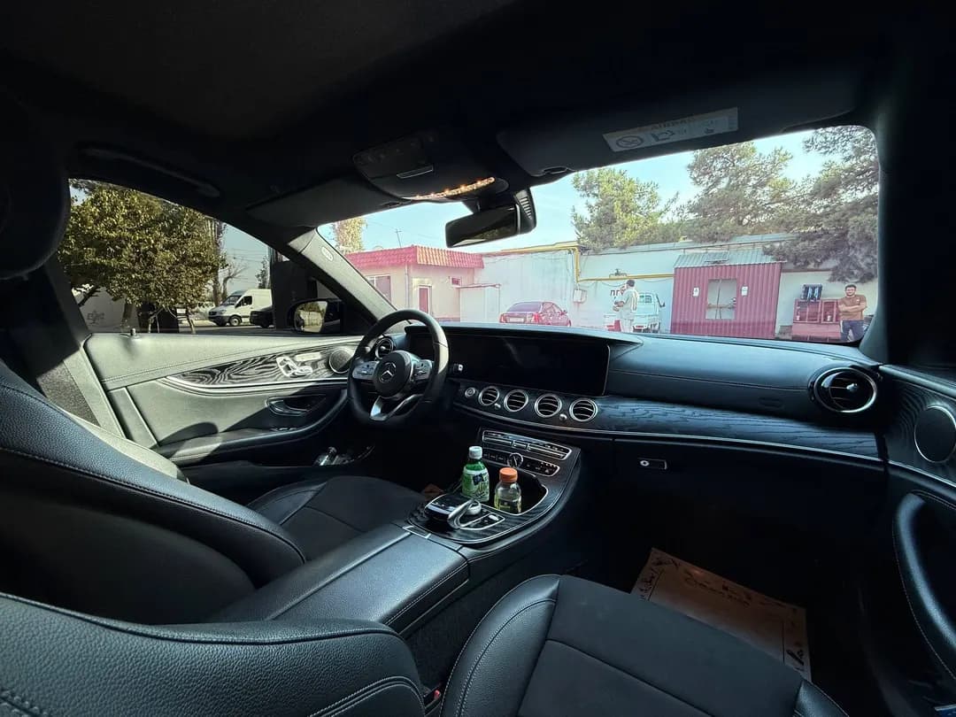 Mercedes Benz W213 E200