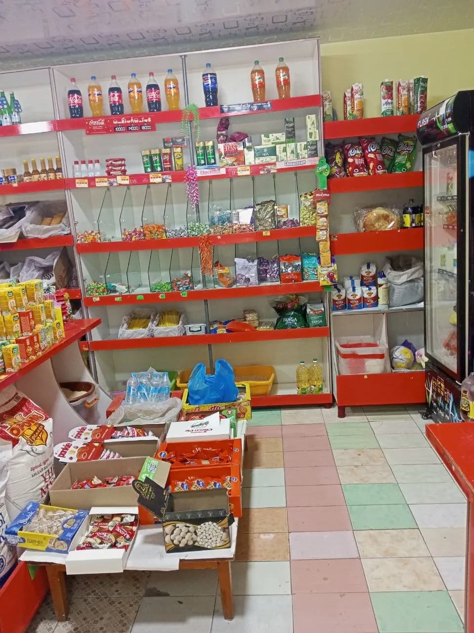 56metr kvadratli dokon sotiladi