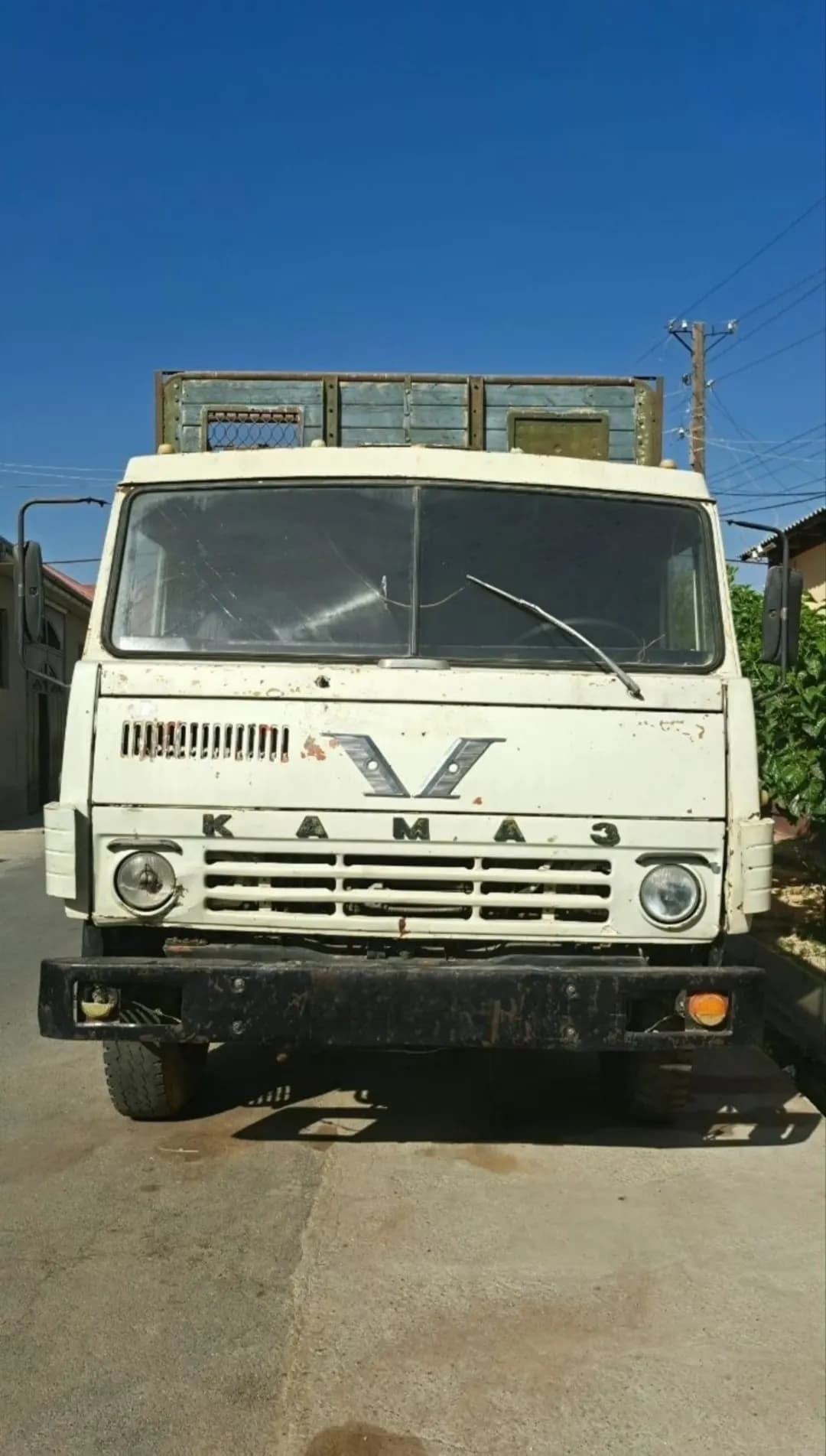 Kamaz bartavoy sotiladi