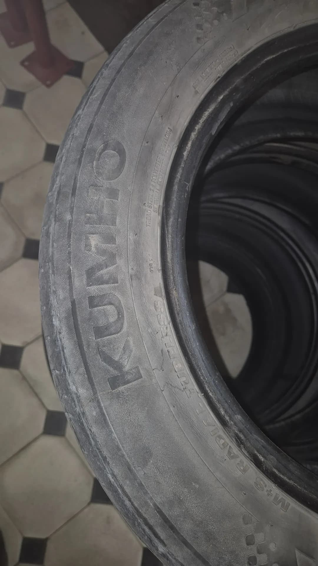 sell used Kumho cylinders