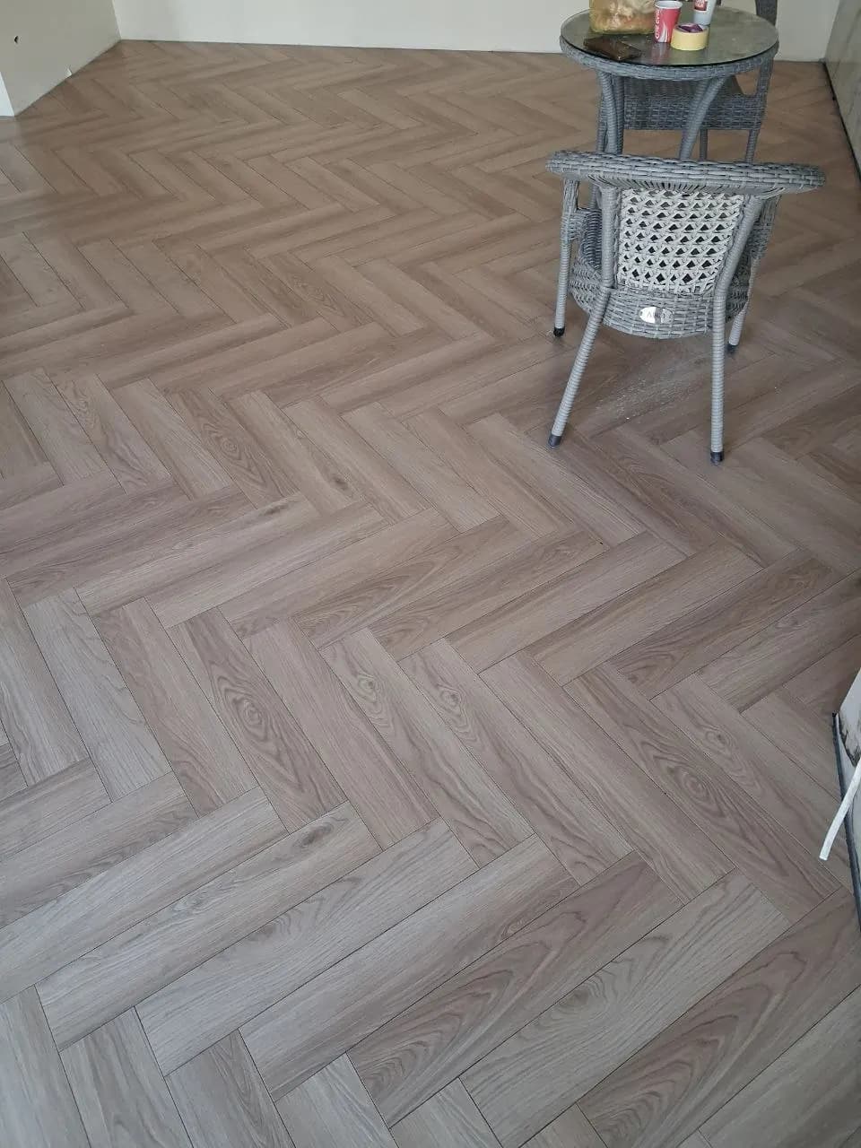 Laminat terish xizmati