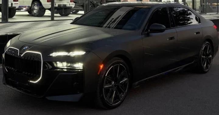 BMW 740i