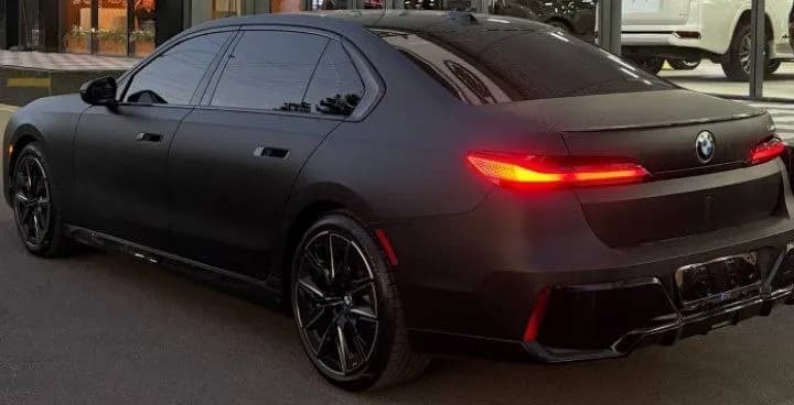 BMW 740i