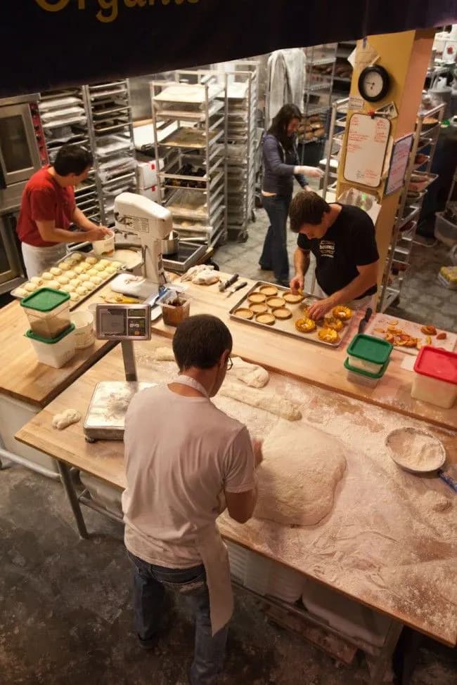 Fast food bread manufacturing facility needs workers
