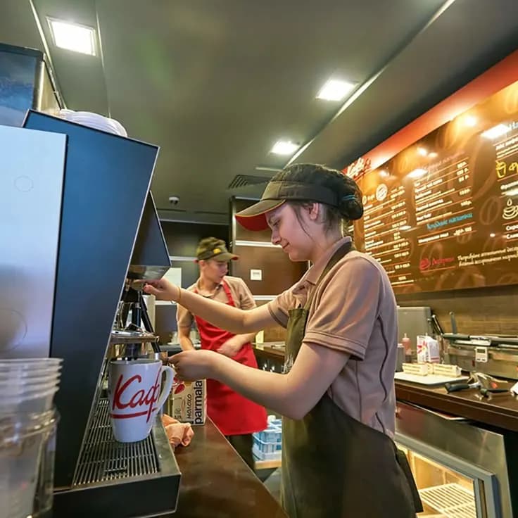 Fast Food Cafemizga yangi jamoa a’zolari kerak!