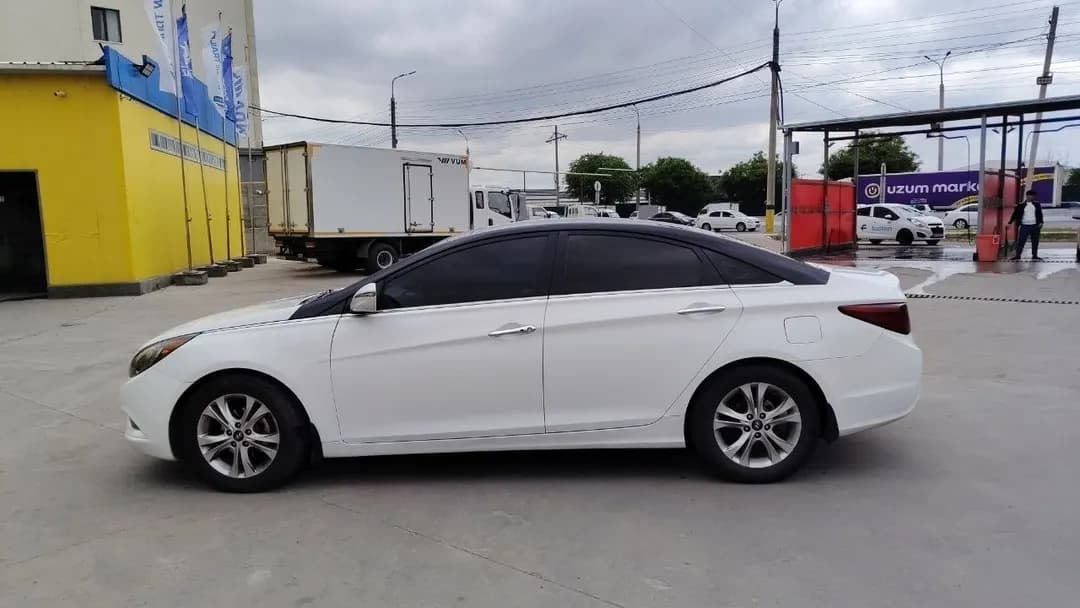 Sedan, 2.4 l