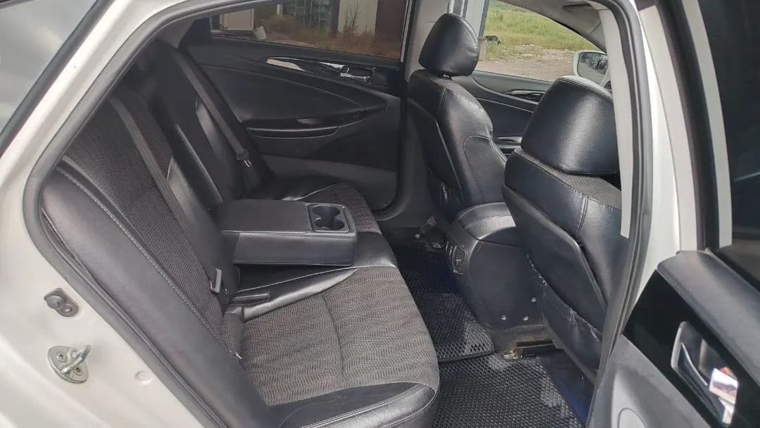 Sedan, 2.4 l