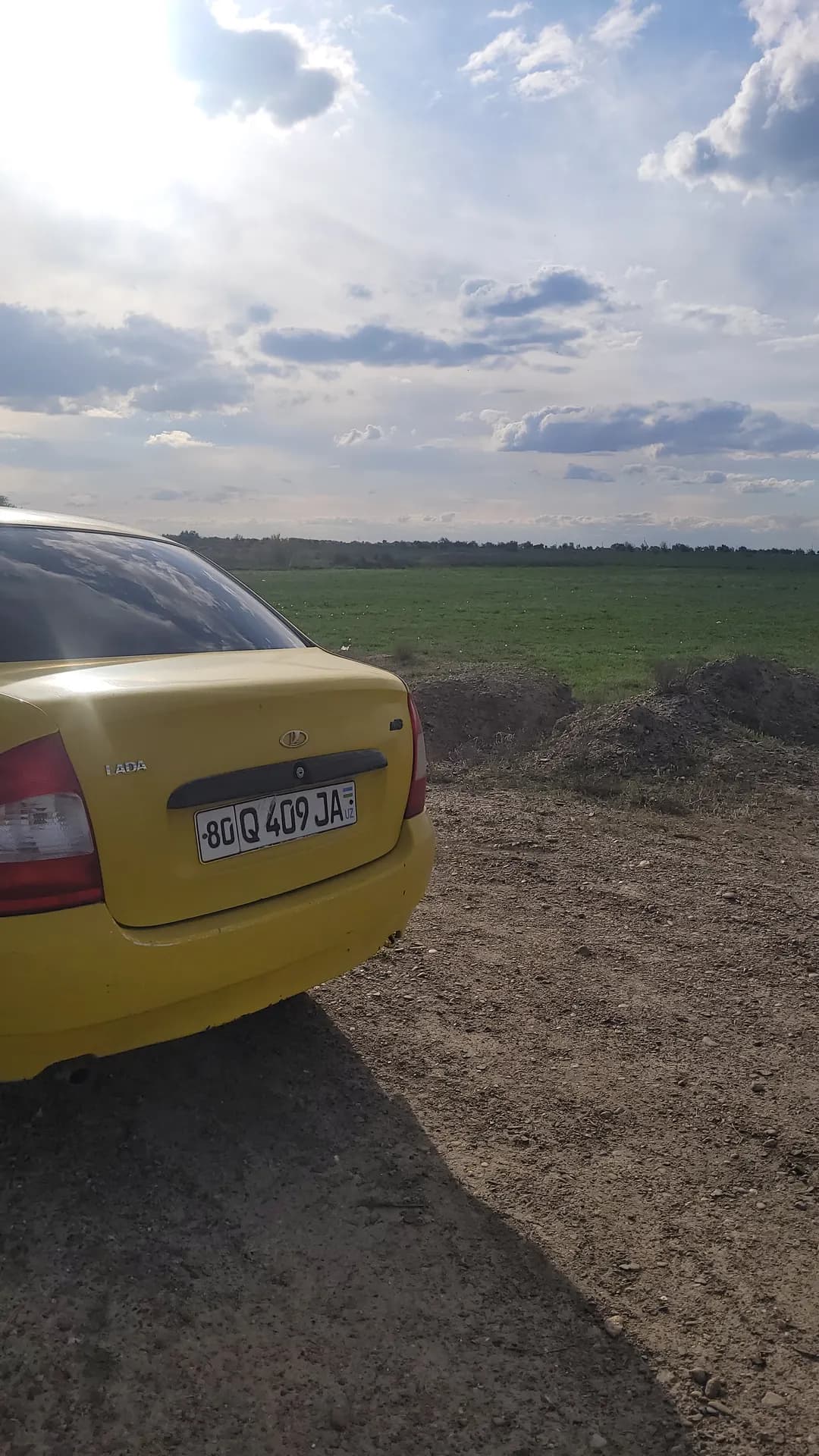 LADA KALINA SOTILADI