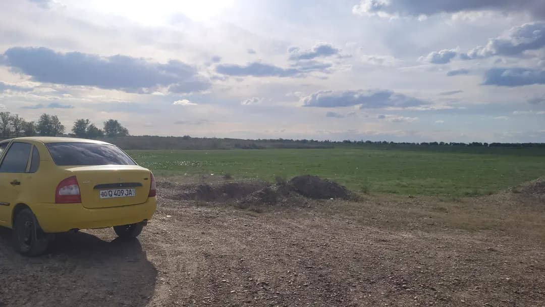 LADA KALINA SOTILADI