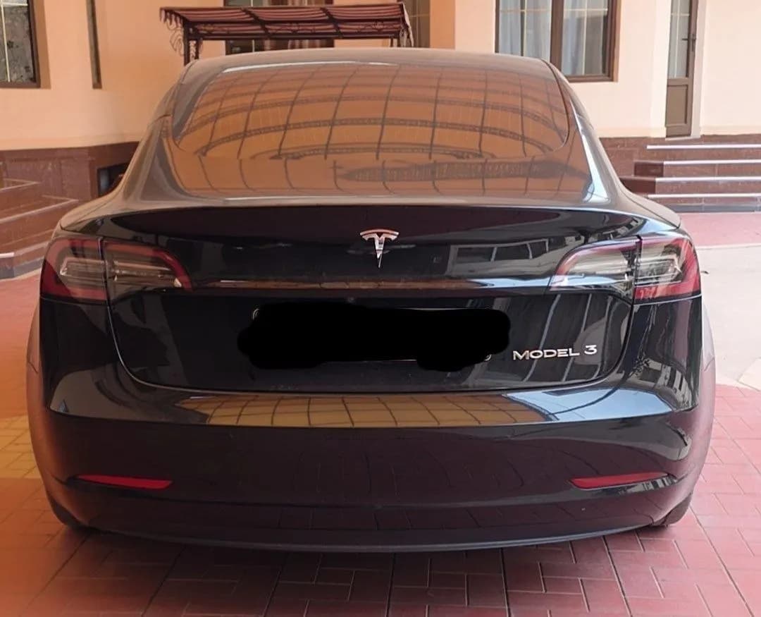 Tesla model 3