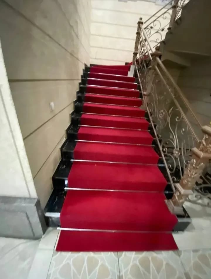 Carpet installation service