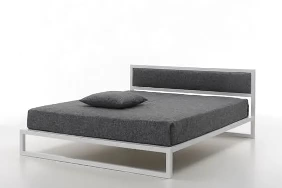 There is a bedroom for 2 people.