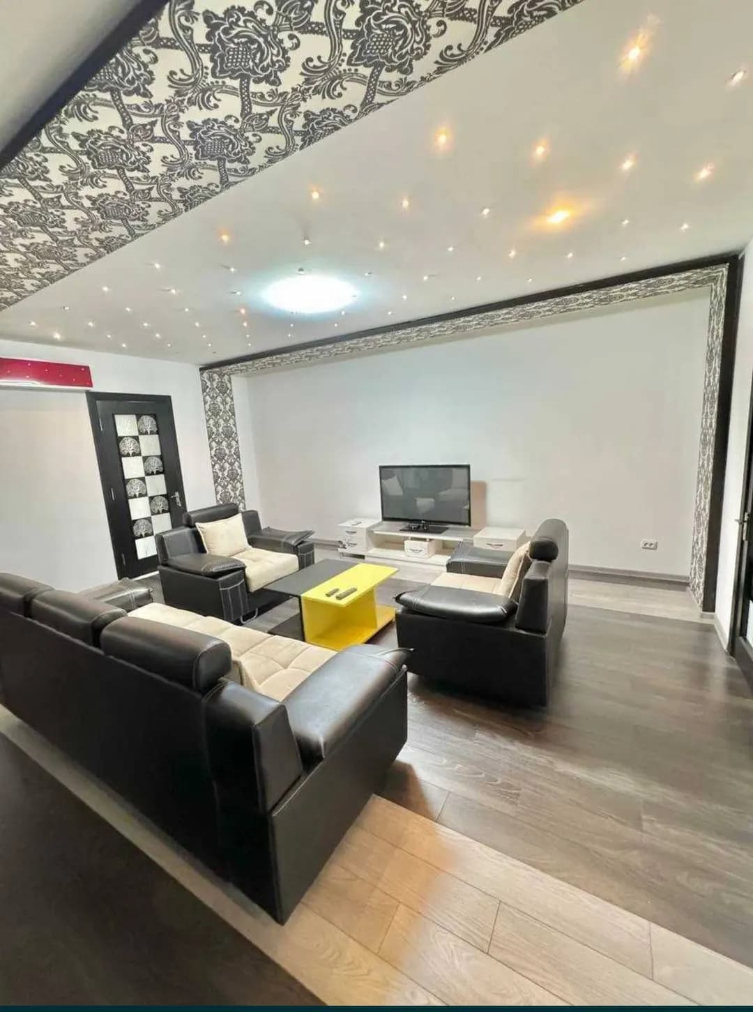 Продаётся 3 ком Квартира, Садика Азимова