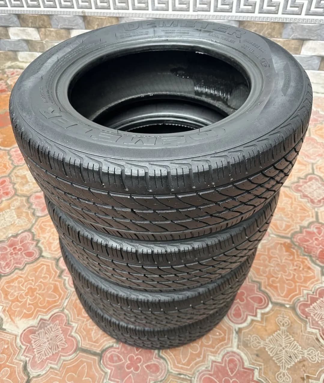 Complete set in like new condition