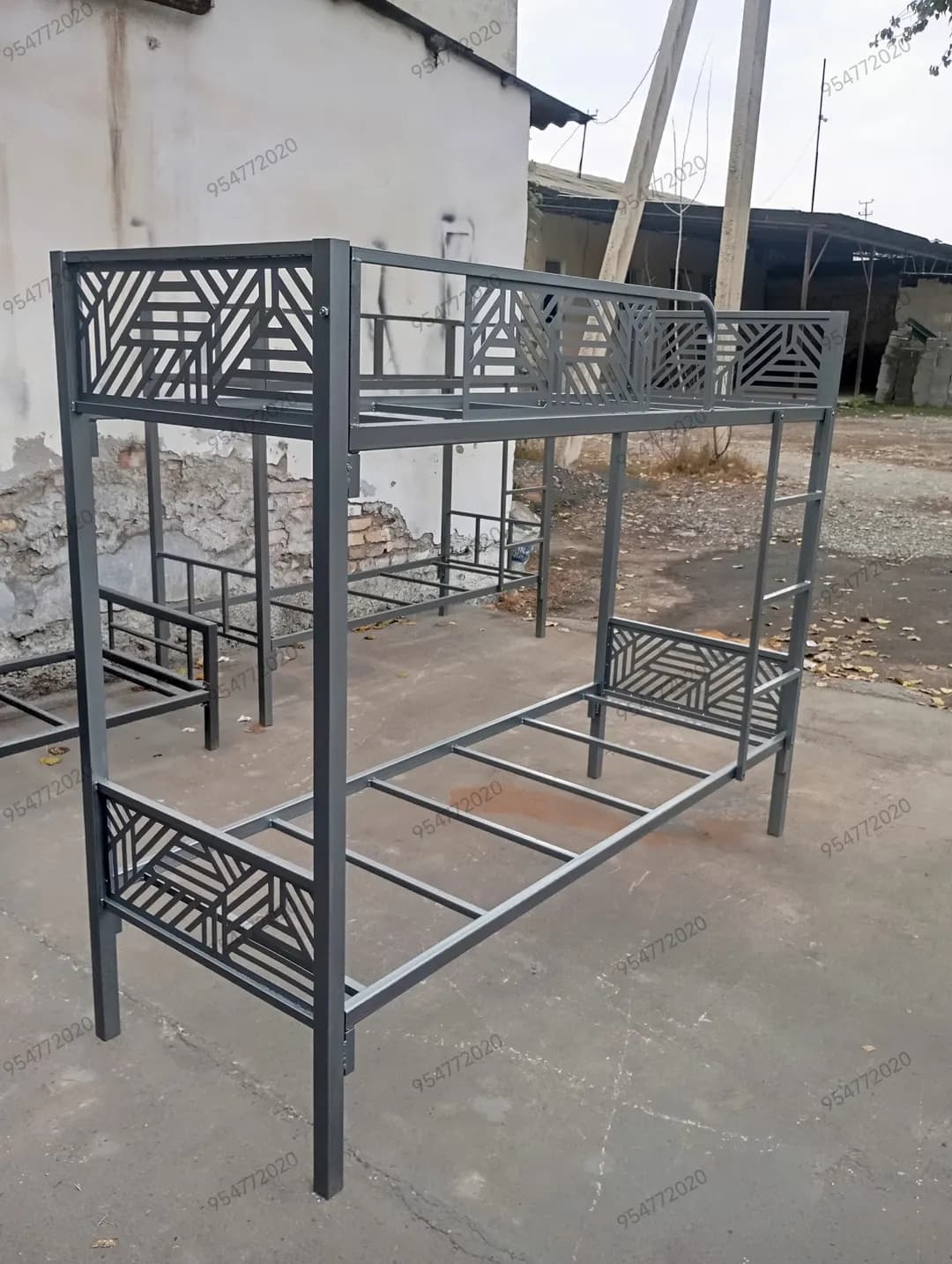 Металлические кровати 1 и 2 яруса