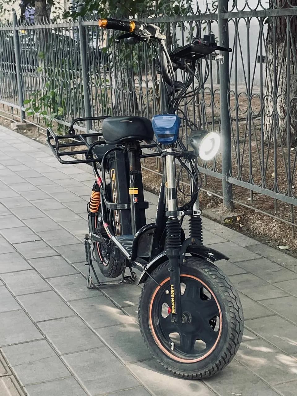 Scooter prodaetsya monster