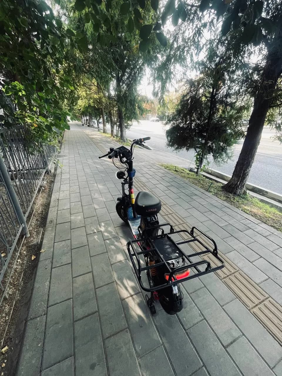 Scooter prodaetsya monster