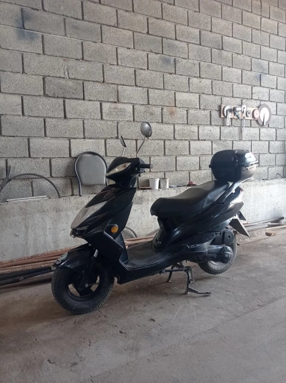 Srochna sotiladi. skuter WY