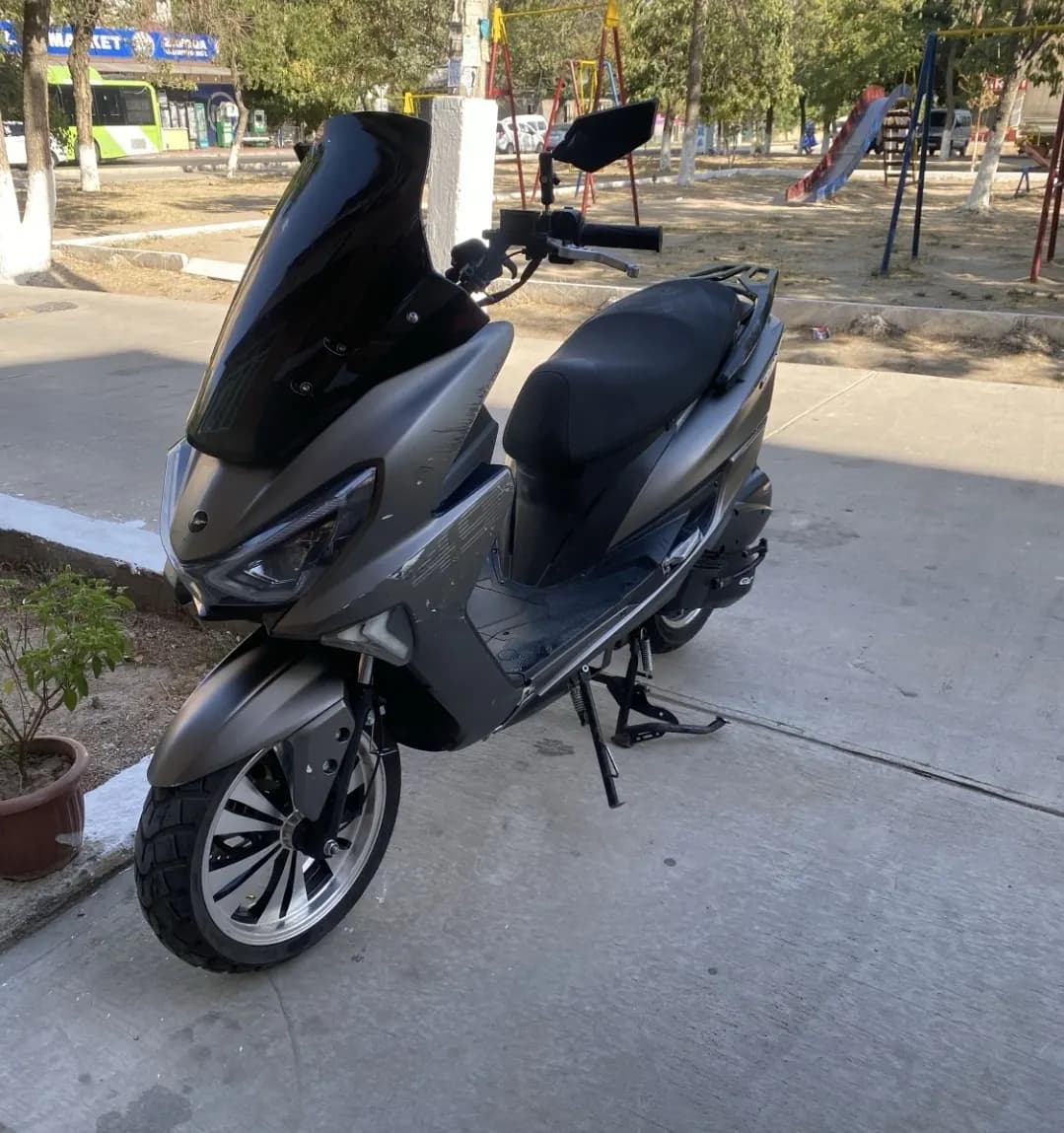 Gst Tiger scooter prodaetsya.