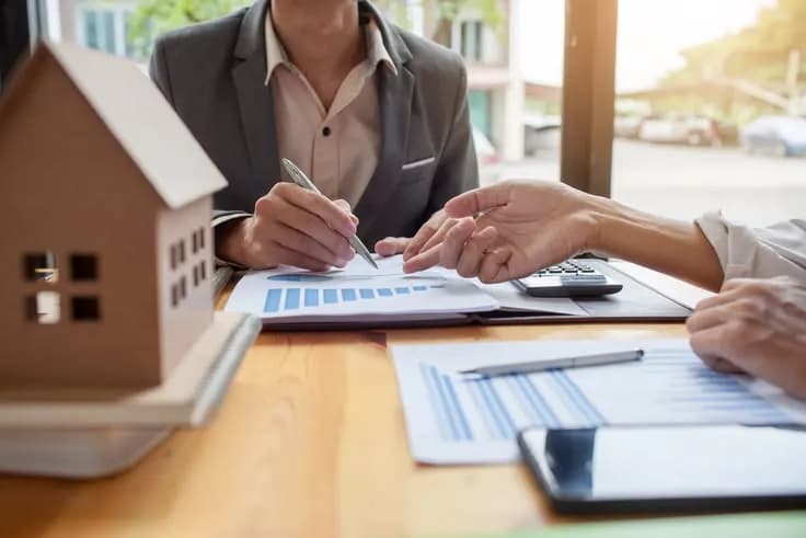 "TIAN" is hiring elite real estate agents