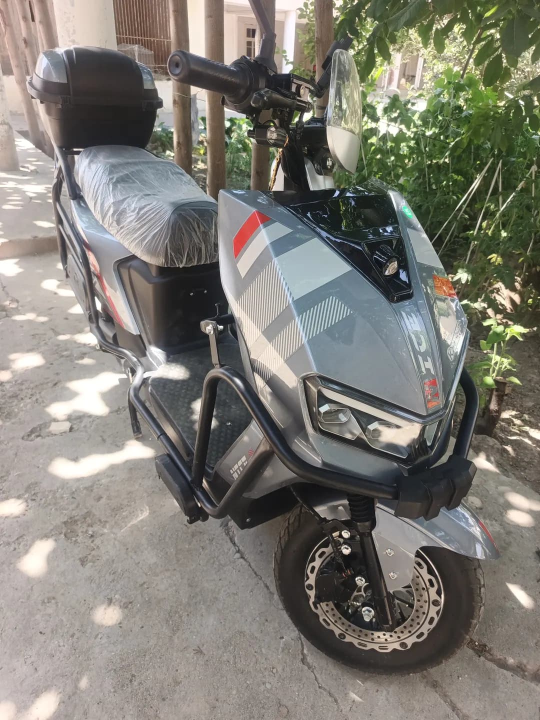 urgently scooter sotiladi narhi 8,500,000 kelishamiz