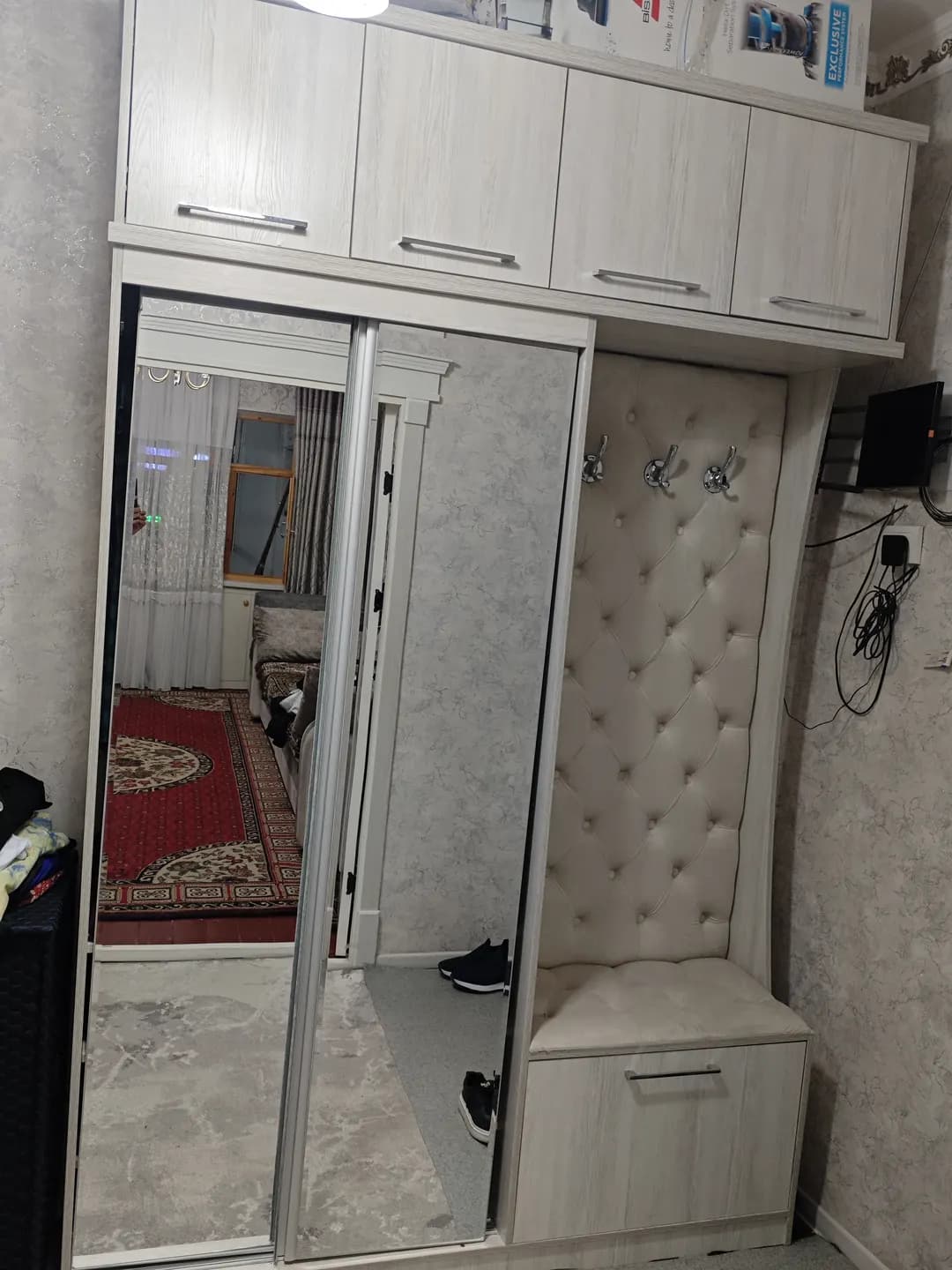 Продается Прихожая шкаф