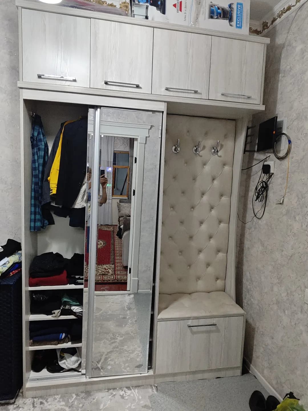 Продается Прихожая шкаф