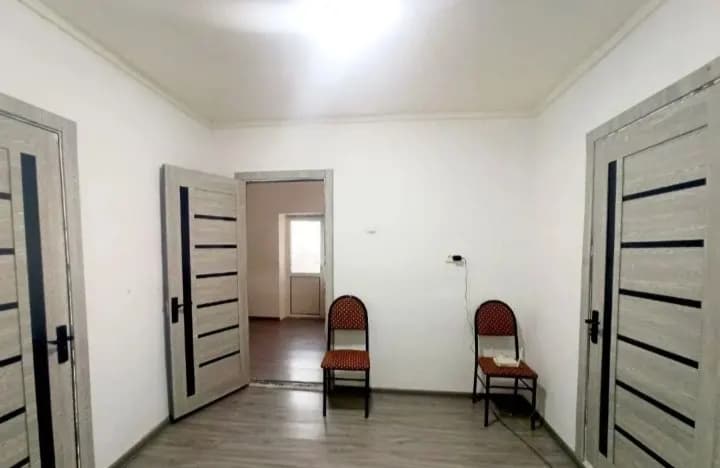 Toshkent shahar Yangi hayot tumanida uy sotiladi