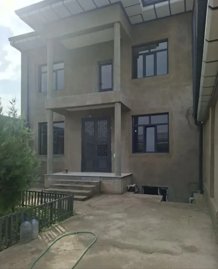 Nazarbekda uy sotiladi