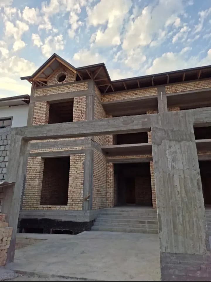Karobka holatida uy sotiladi
