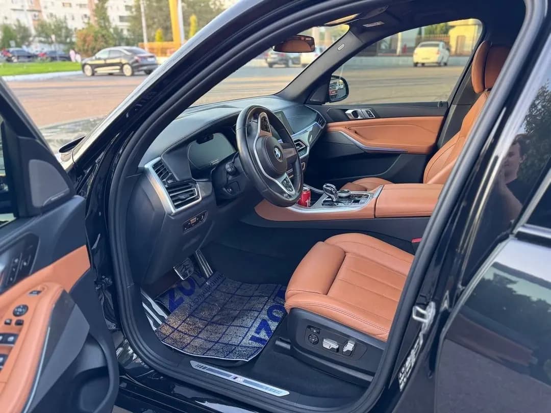 This BMW X7 xDrive40i FULL is now on sale.