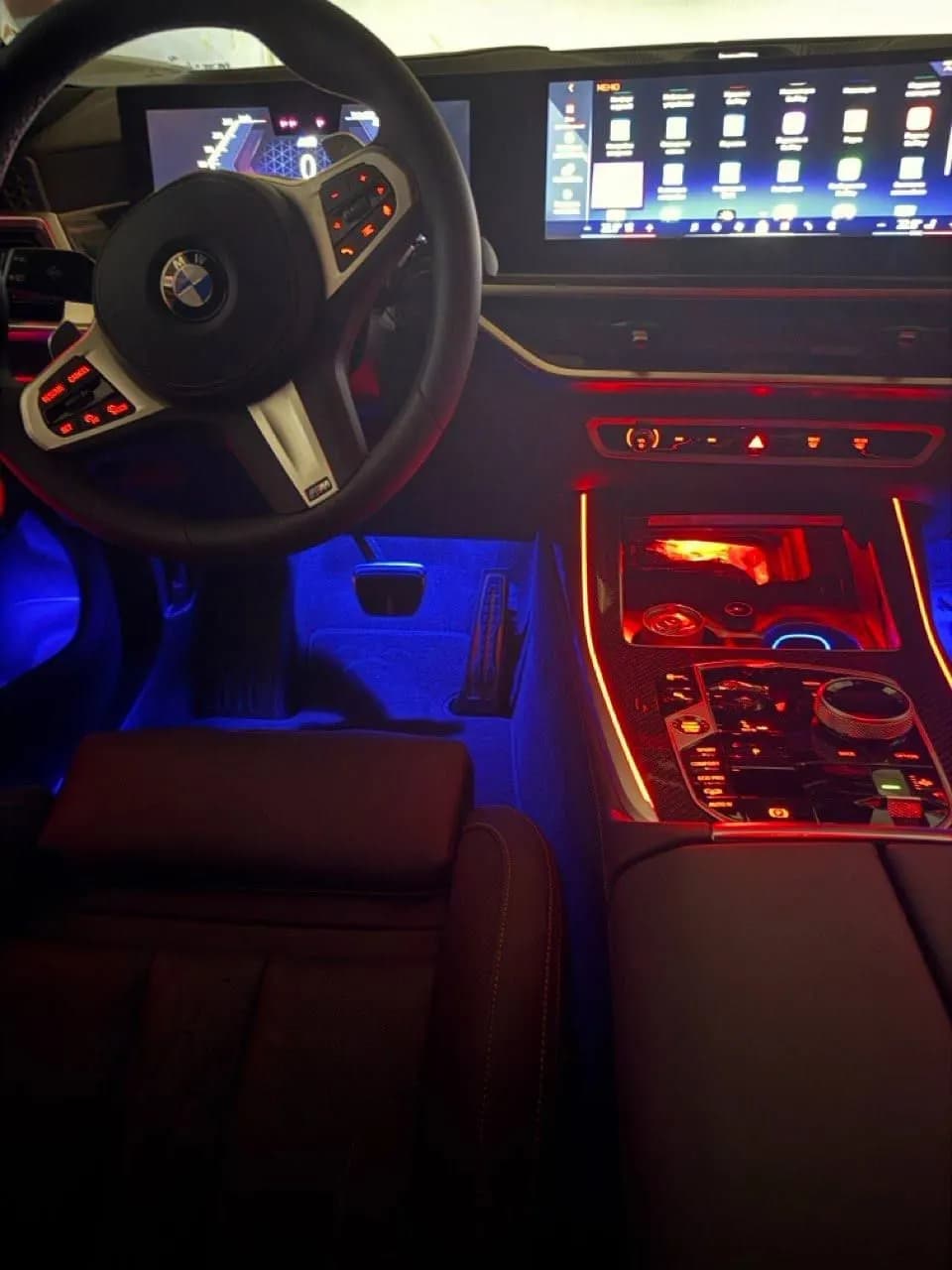 This BMW X7 xDrive40i FULL is now on sale.