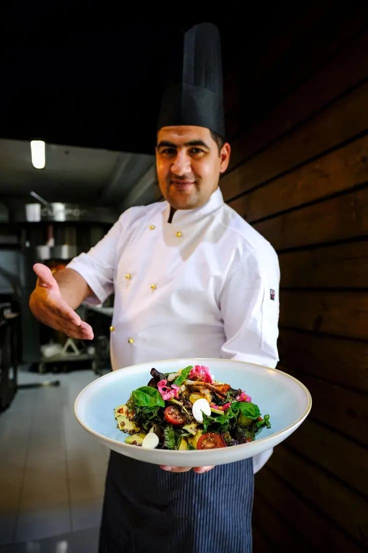 NATIONAL CUISINE NEEDS A QUALIFIED CHEF