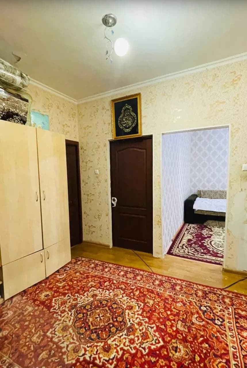 продается квартира юнусобоб р-н ориентир ахмад дониш базар 4/4/4