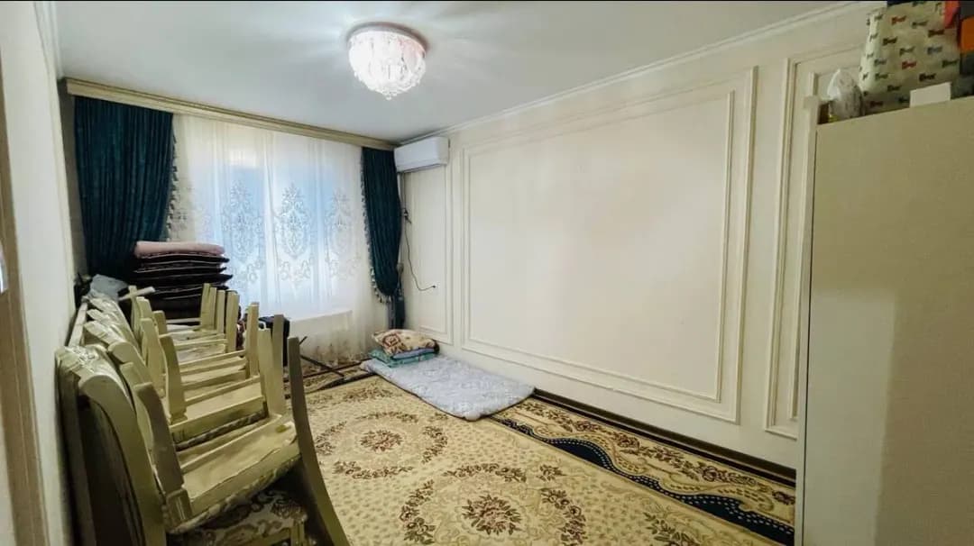 продается квартира юнусобоб р-н ориентир ахмад дониш базар 4/4/4